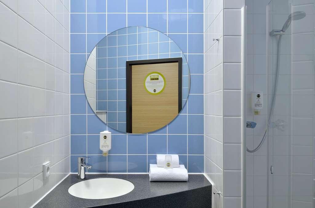 B&B Hotel Erfurt-Hbf Room photo